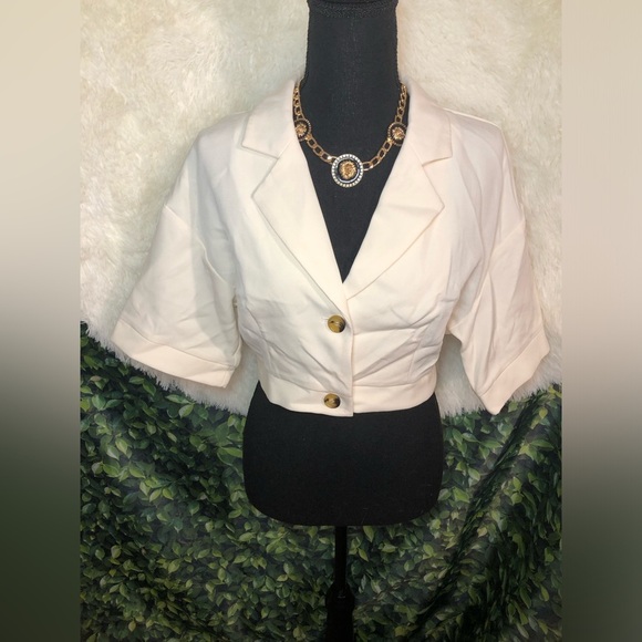 Elegant Cream Crop Top Blazer - Picture 3 of 11